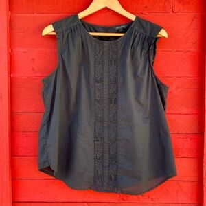 Banana Republic eyelet pleated loose fit sleeveless top